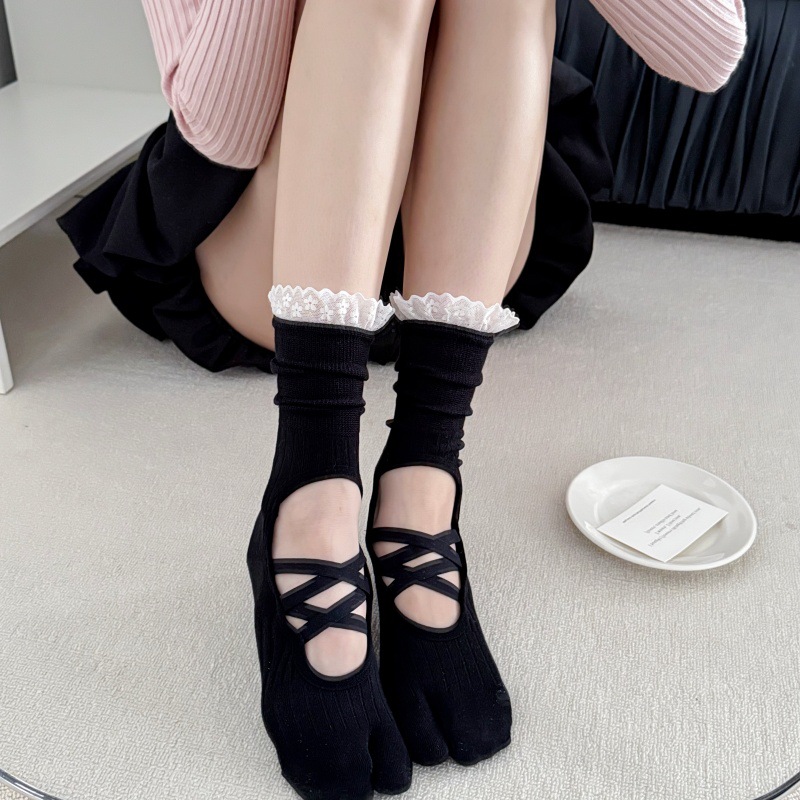 Lace Trim Split Toe Yoga Socks - Pilates & Yoga Vida recension och pris